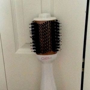 Gem hot hair brush